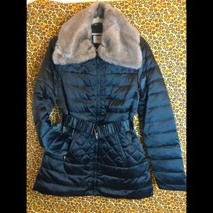 Down jacket w/ removable faux fur collar